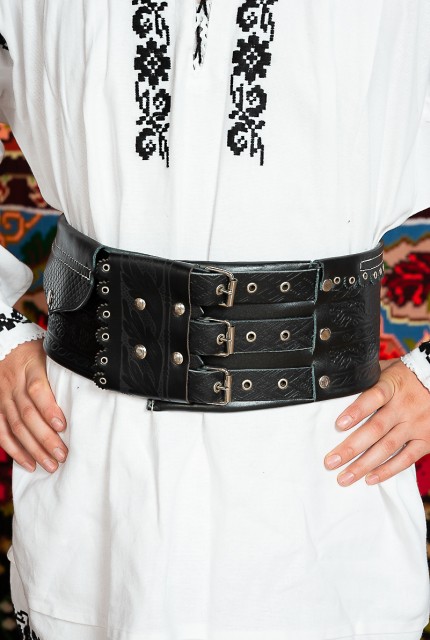 Costum popular barbat Silviu cu curea de piele