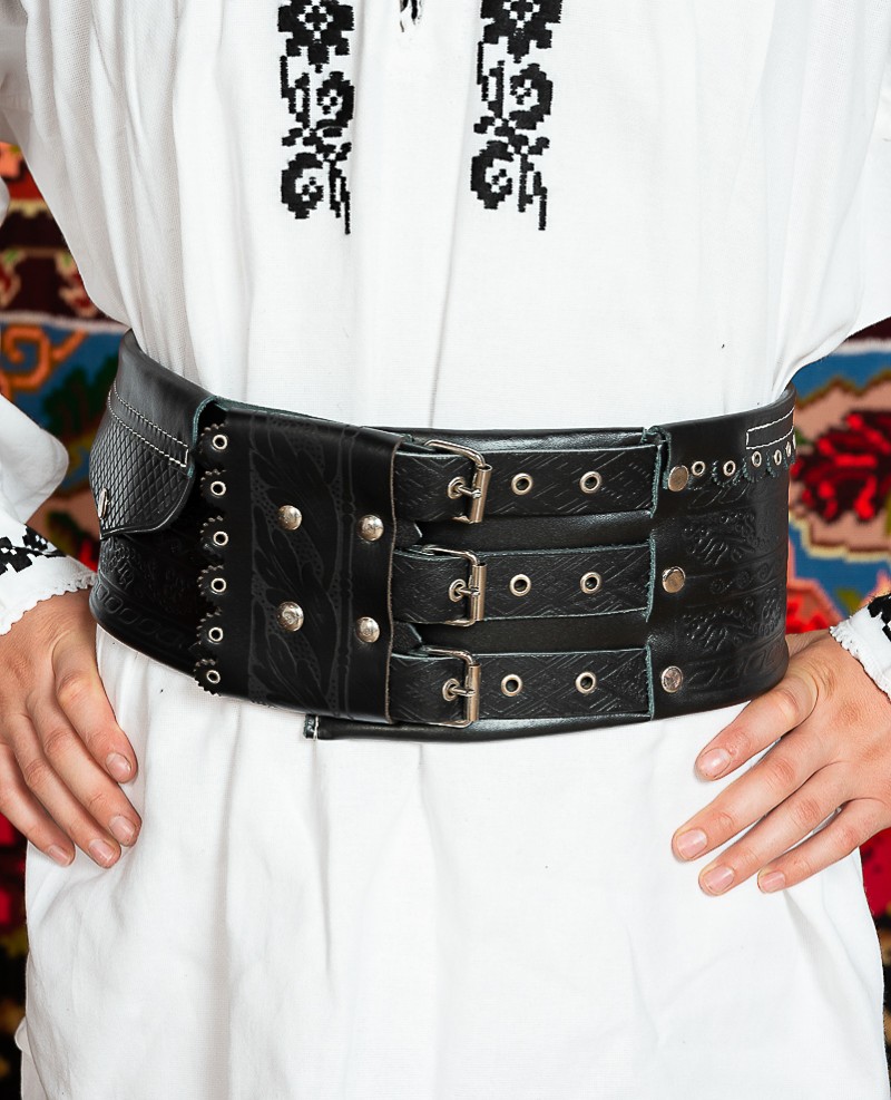 Costum popular barbat Silviu cu curea de piele