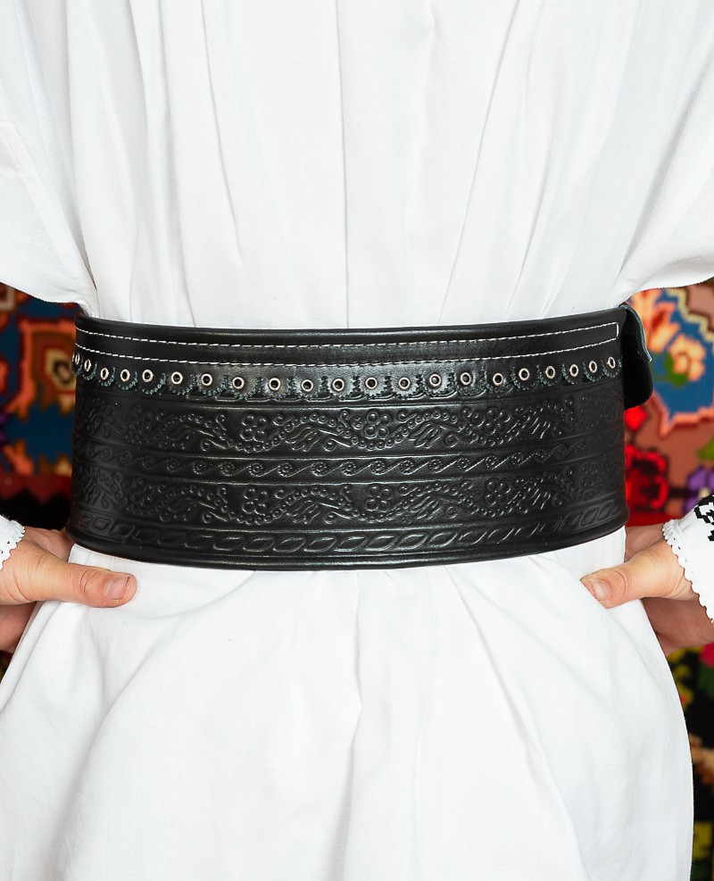 Costum popular barbat Silviu cu curea de piele