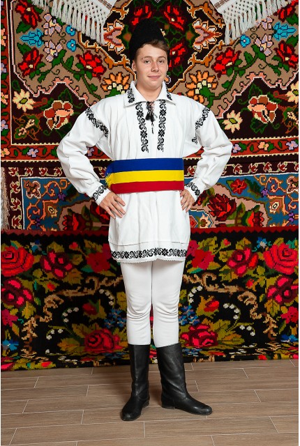 Costum popular barbat campie cu tricolor