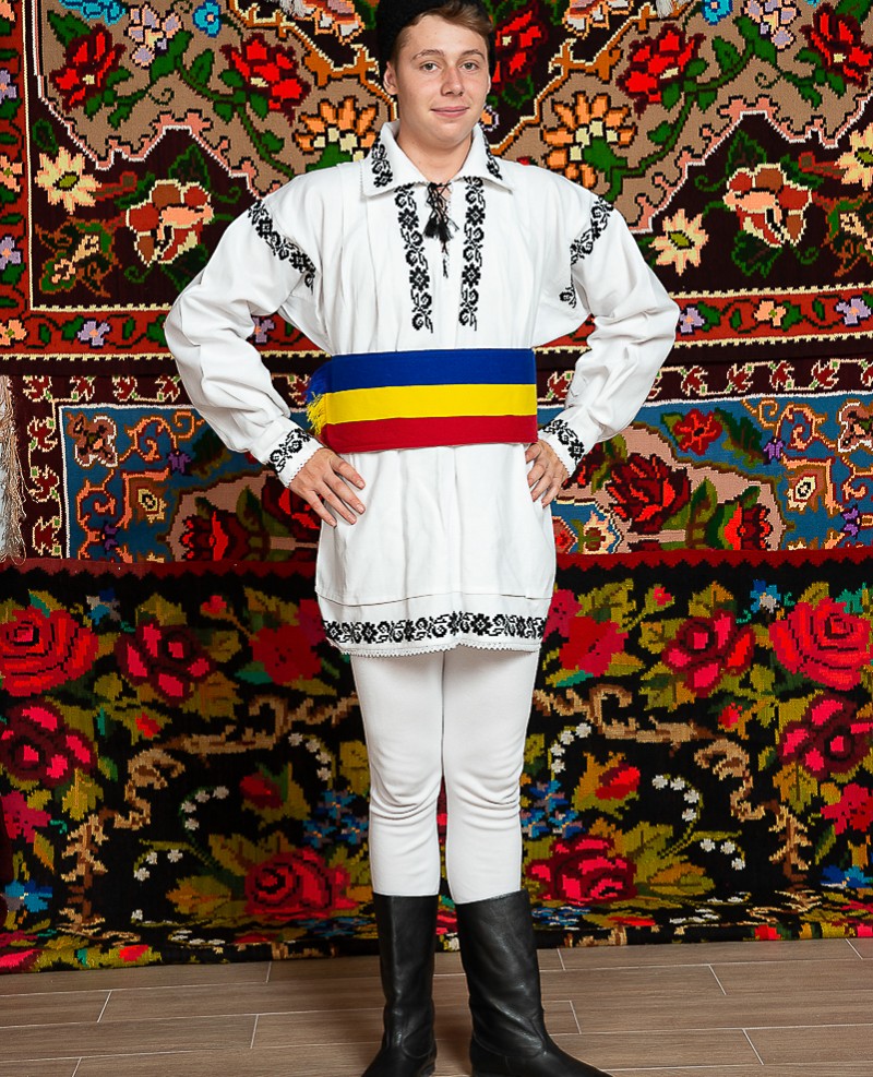 Costum popular barbat campie cu tricolor