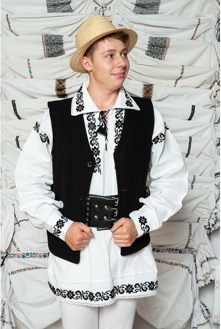 Costum popular barbat campie cu vesta