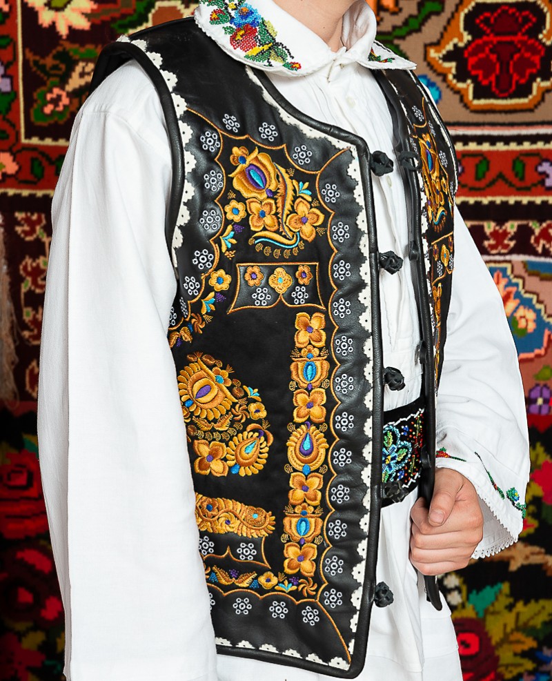 Costum popular barbat  Vasile cu pieptar