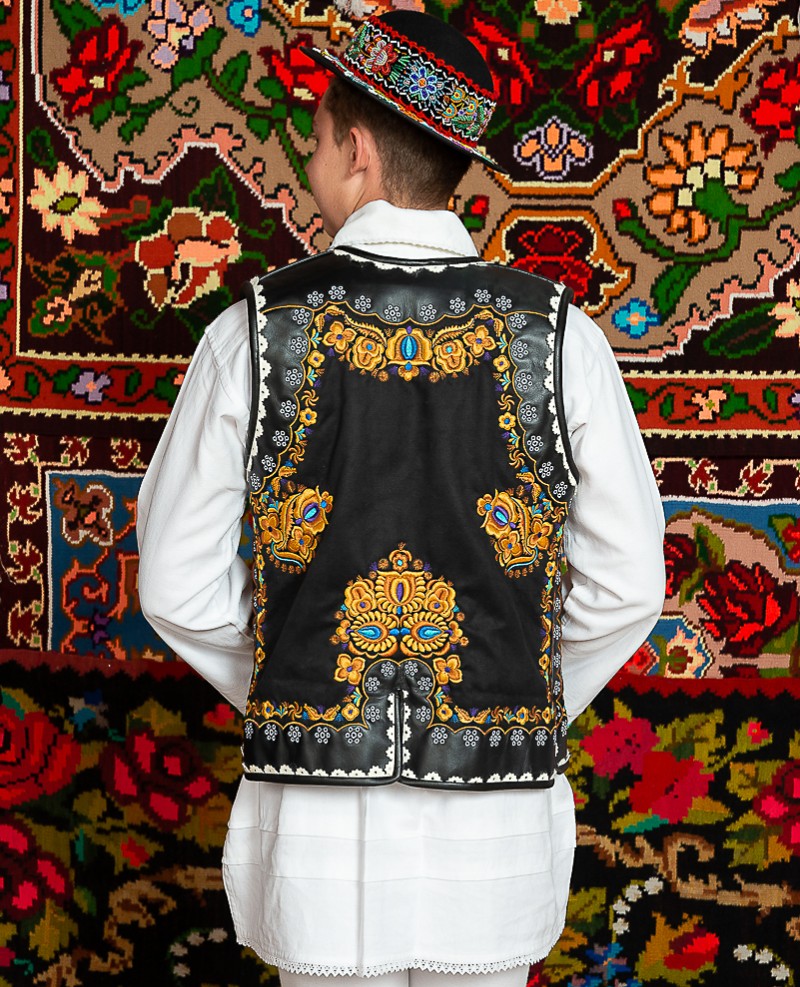 Costum popular barbat Vasile cu clop