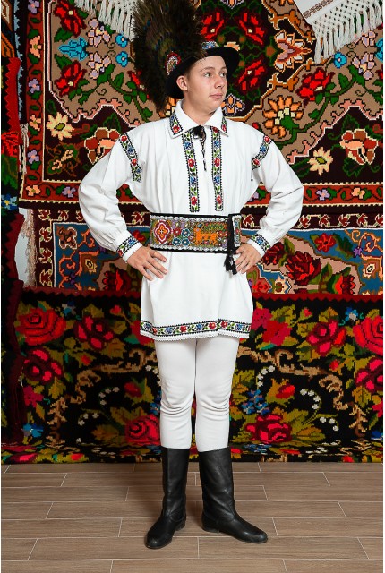 Costum popular barbat Cristian cu clop cu păun