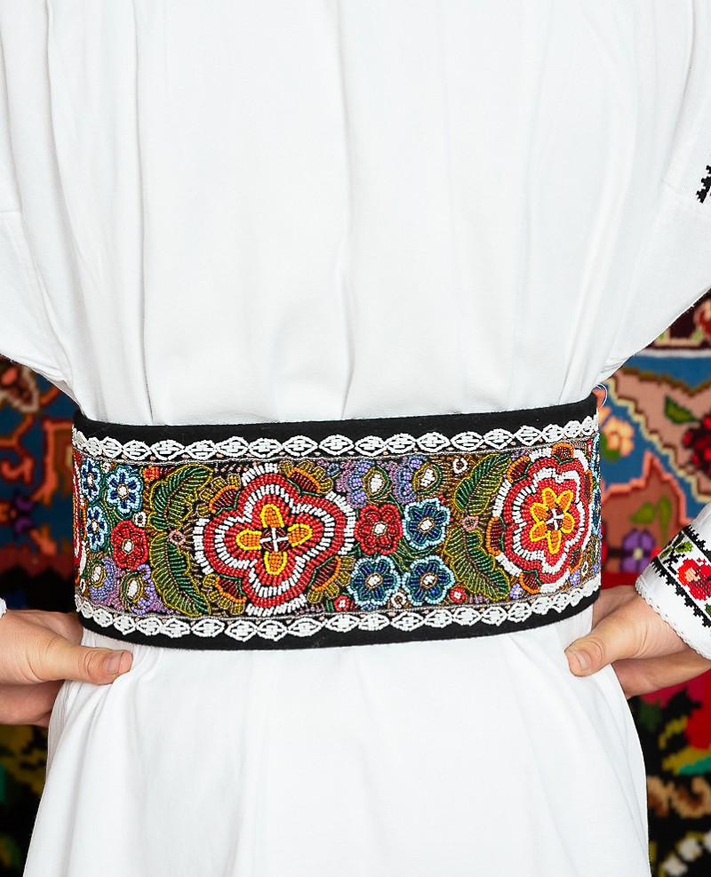 Costum popular barbat Cristian cu clop cu păun