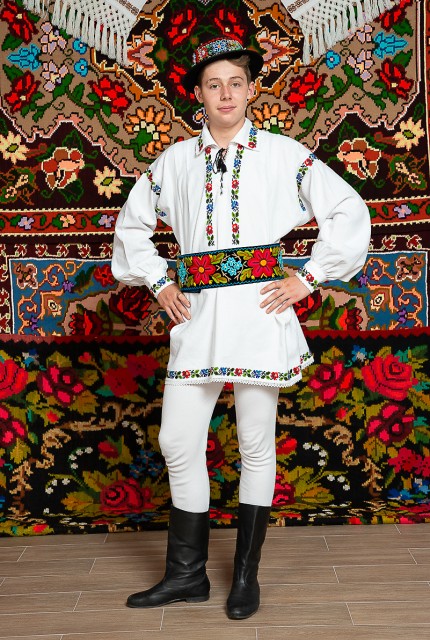 Costum popular barbat Somes mic cu clop cu bertite