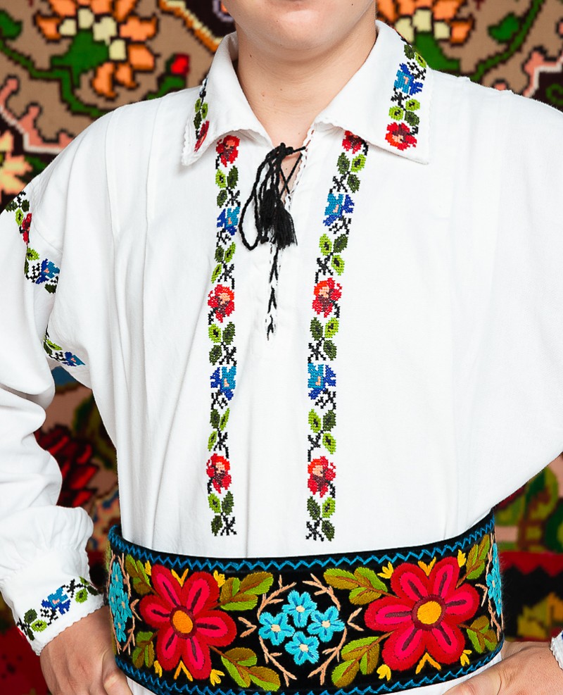 Costum popular barbat Somes mic cu clop cu bertite