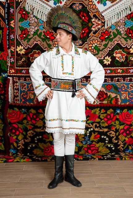 Costum popular barbat Salauta cu margele 