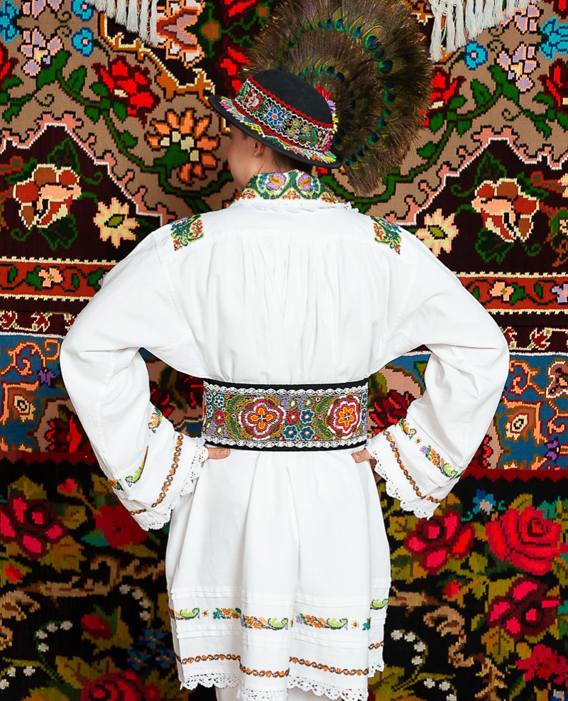 Costum popular barbat Salauta cu margele 