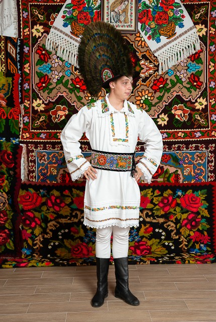 Costum popular barbat Salauta cu margele - 3