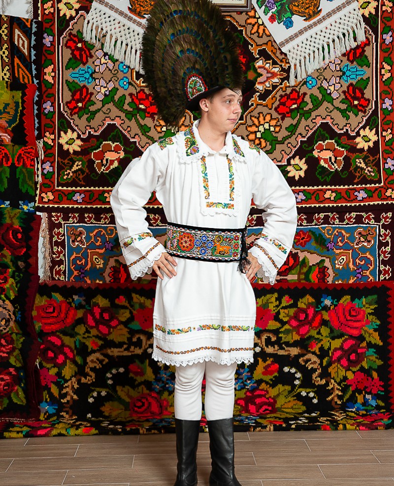 Costum popular barbat Salauta cu margele - 3