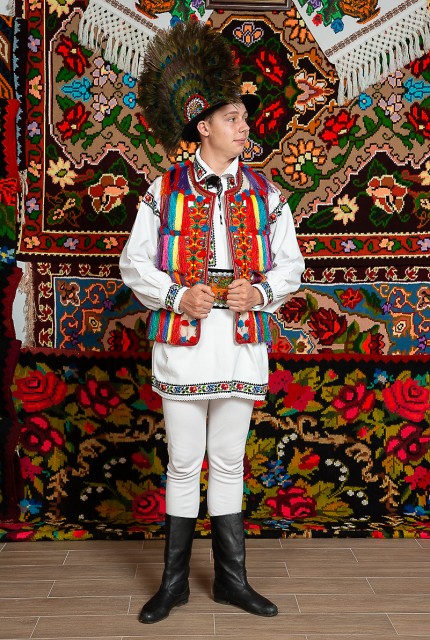 Costum popular barbat Somes cu pieptar cu ciucuri