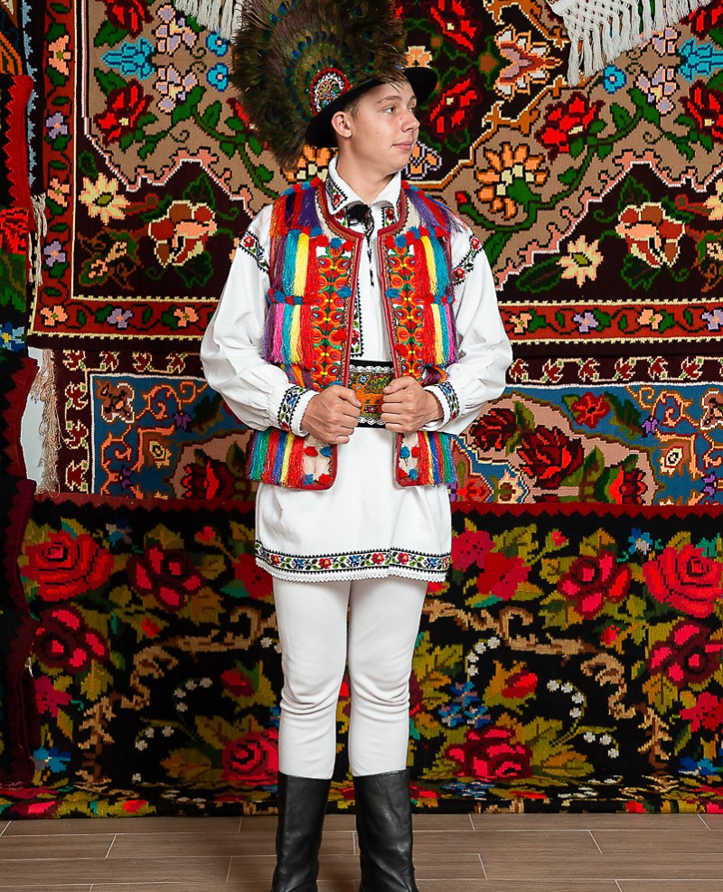 Costum popular barbat Somes cu pieptar cu ciucuri