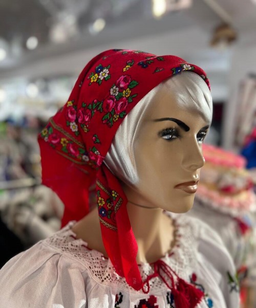 Batic/ Naframa cu motive florale Batic/ Naframa cu motive florale