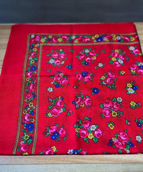 Batic/ Naframa cu motive florale Batic/ Naframa cu motive florale