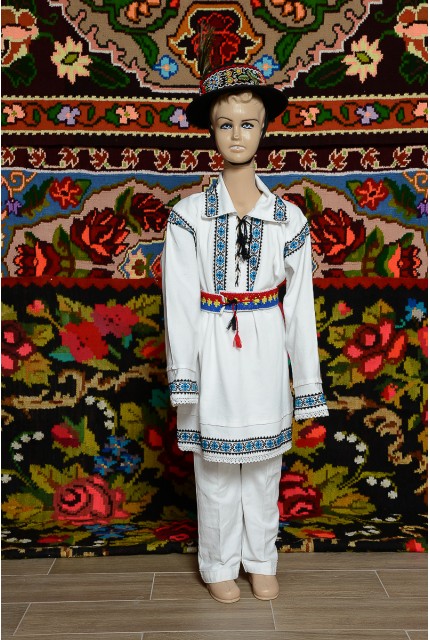Costum traditional popular romanesc  baiat