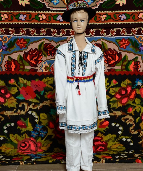 Costum traditional popular romanesc  baiat