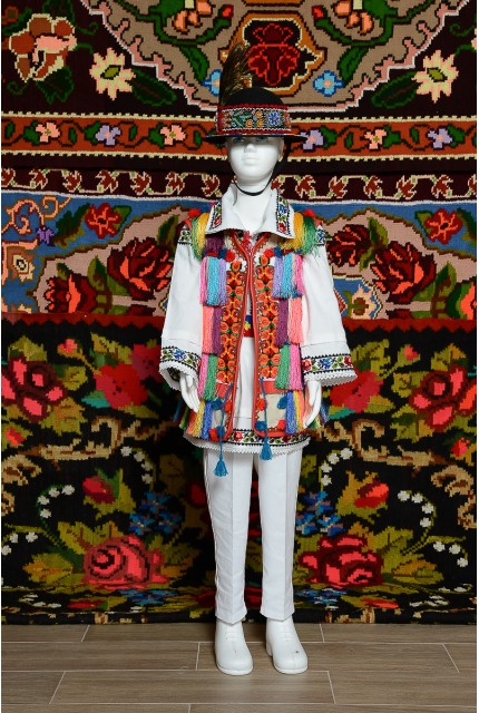 Costum traditional popular baiat Somes cu pieptar cu ciucuri