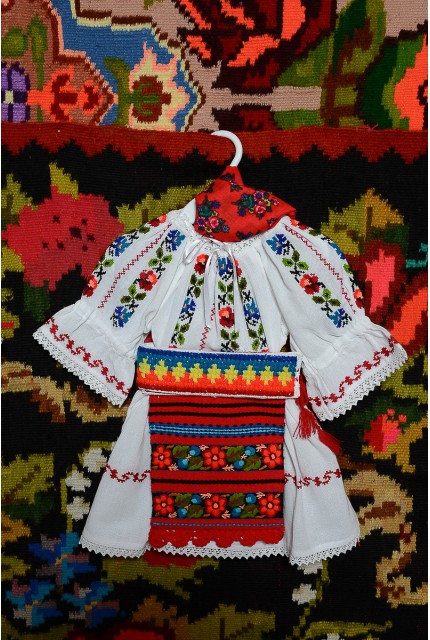 Costum traditional popular fata Somes botez
