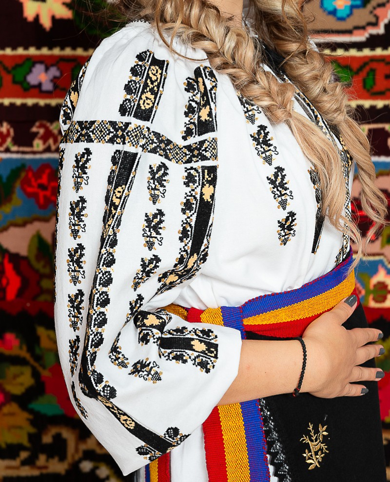 Costum popular femeie - Mariana 