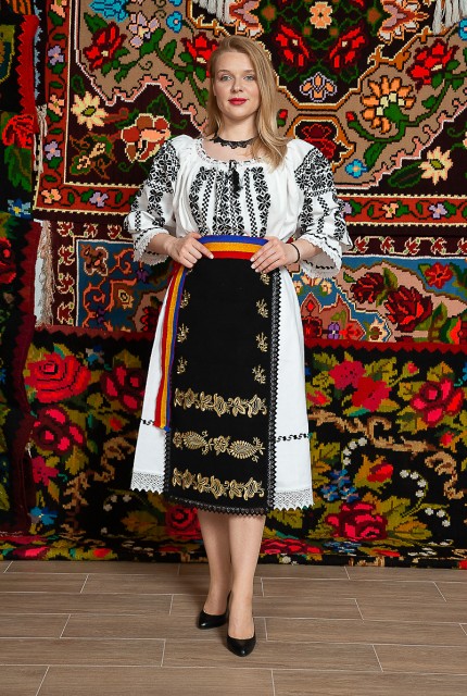 Costum popular femeie – Cununa Transilvana