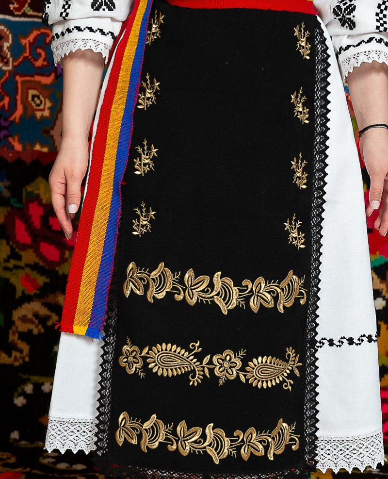 Costum popular femeie – Cununa Transilvana