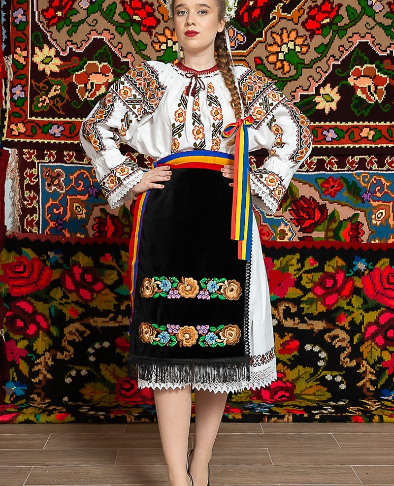 Costum popular femeie Deda