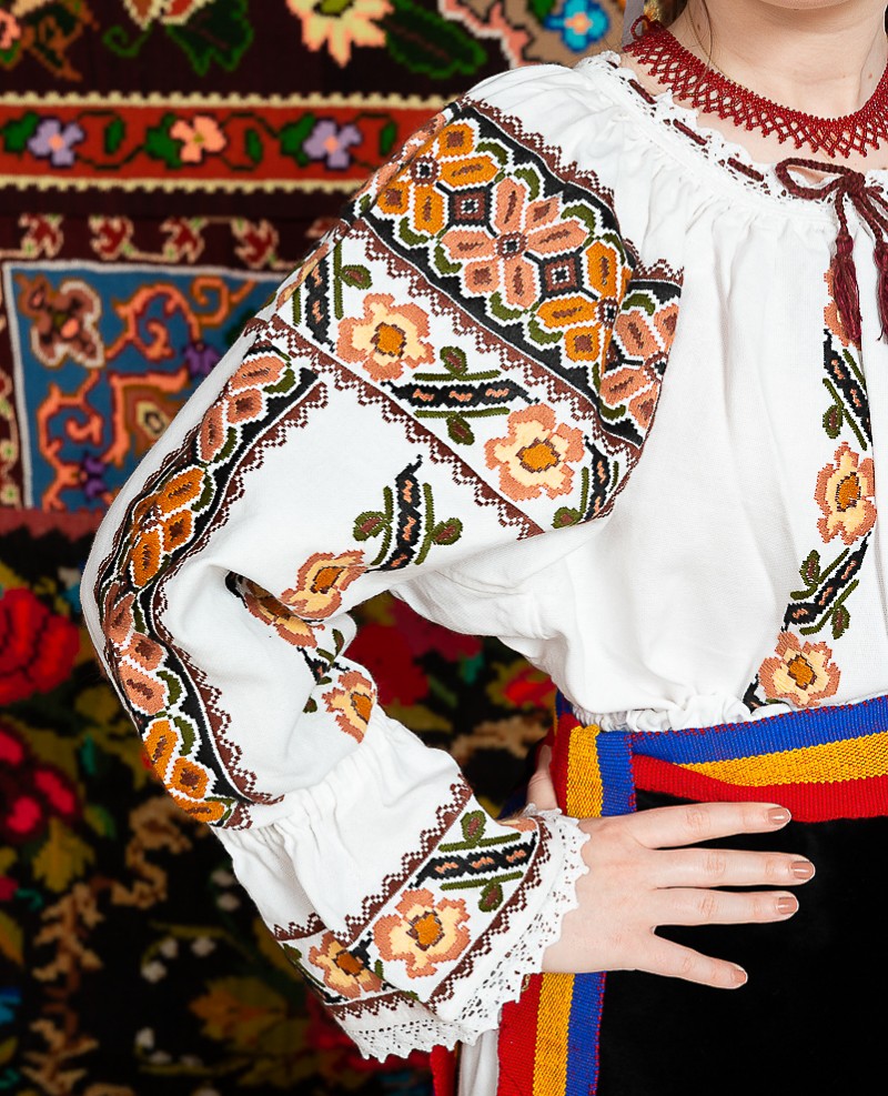 Costum popular femeie Deda