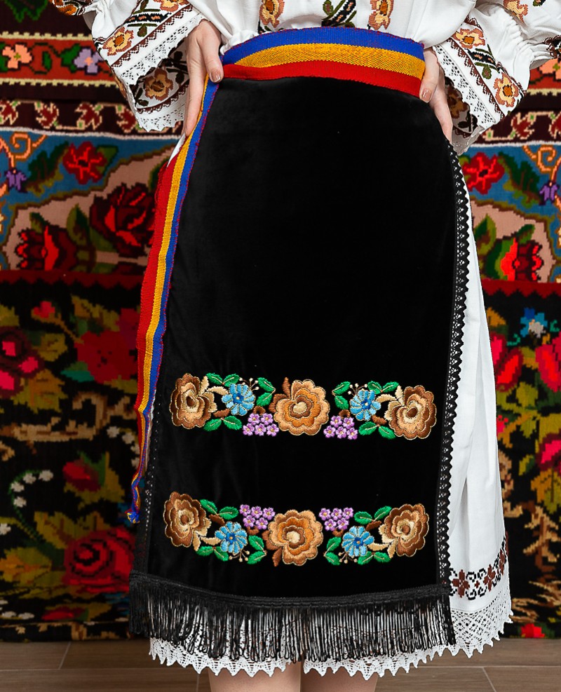 Costum popular femeie Deda