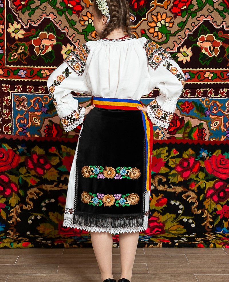 Costum popular femeie Deda