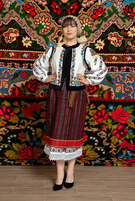 Costum popular femeie  cu ilic – Daniela