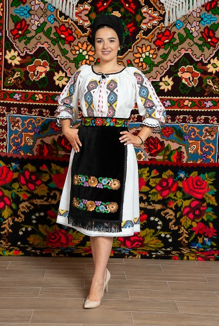 Costum popular femeie – Leontina