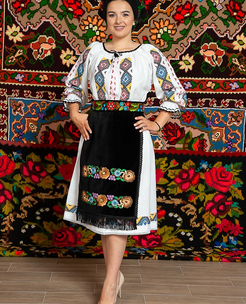Costum popular femeie – Leontina