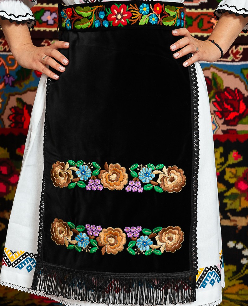 Costum popular femeie – Leontina