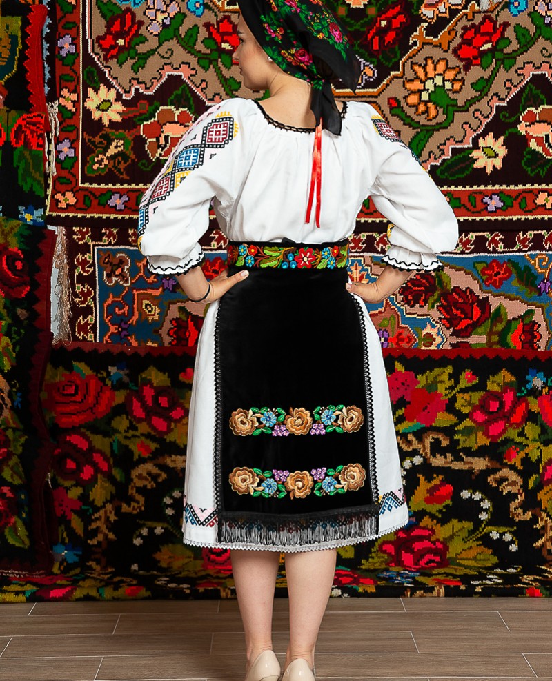 Costum popular femeie – Leontina