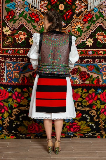 Costum popular femeie  cu pieptar - Maramures
