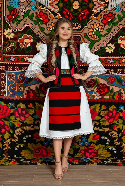 Costum popular femeie – Maramures, cu pieptar