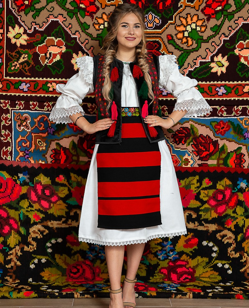 Costum popular femeie – Maramures, cu pieptar