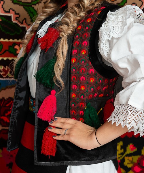 Costum popular femeie – Maramures, cu pieptar