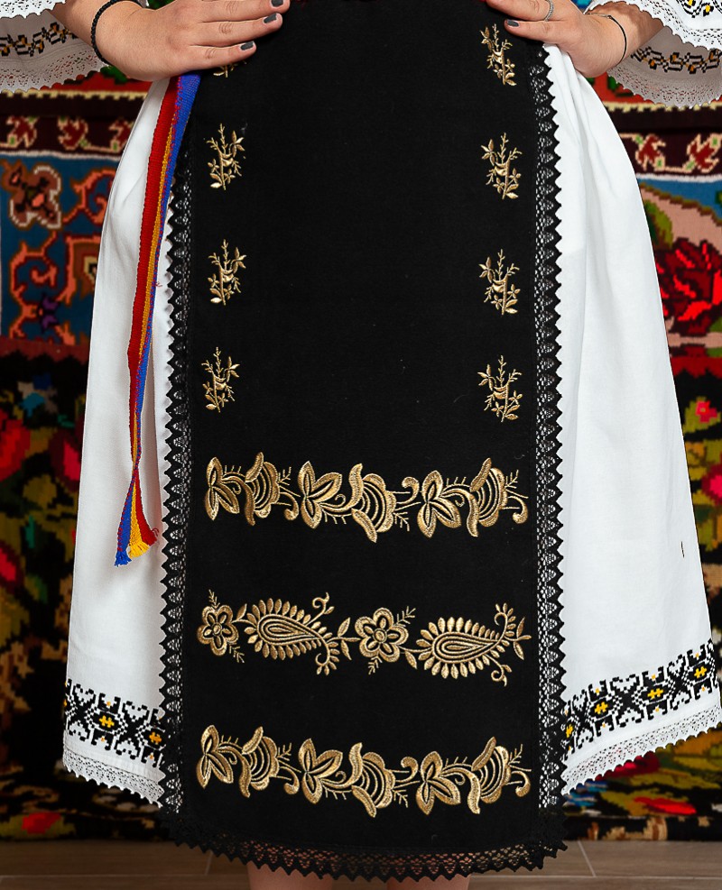 Costum popular femeie – Patricia