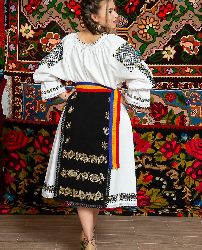 Costum popular femeie – Patricia