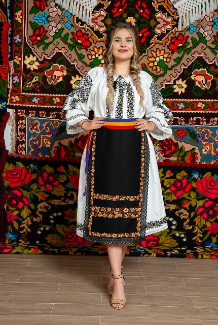 Costum popular femeie – Patricia