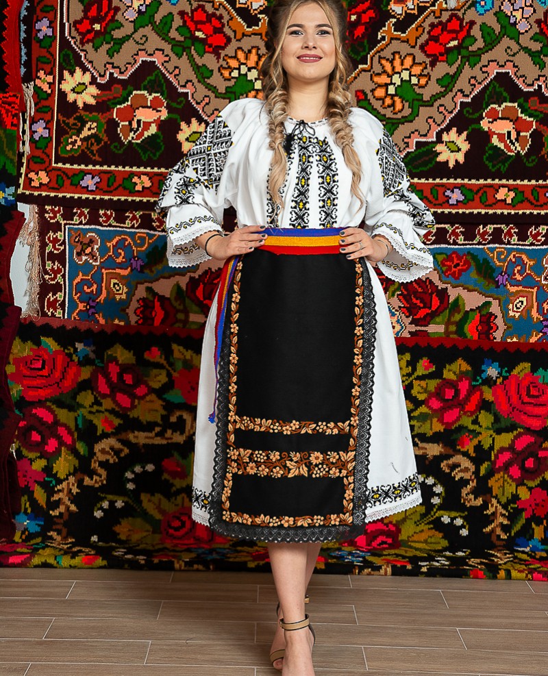 Costum popular femeie – Patricia