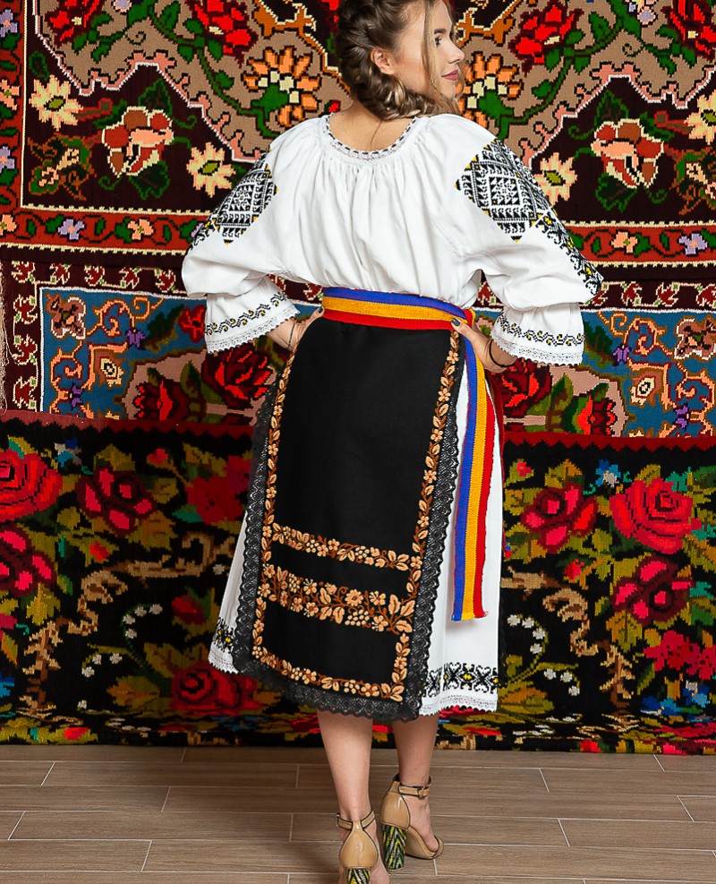 Costum popular femeie – Patricia