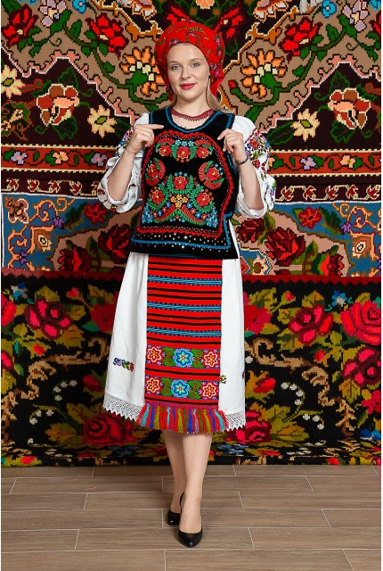 Costum popular femeie Somes cu pene si pieptar infundat