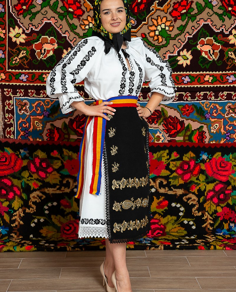 Costum popular femeie – Campia Transilvana