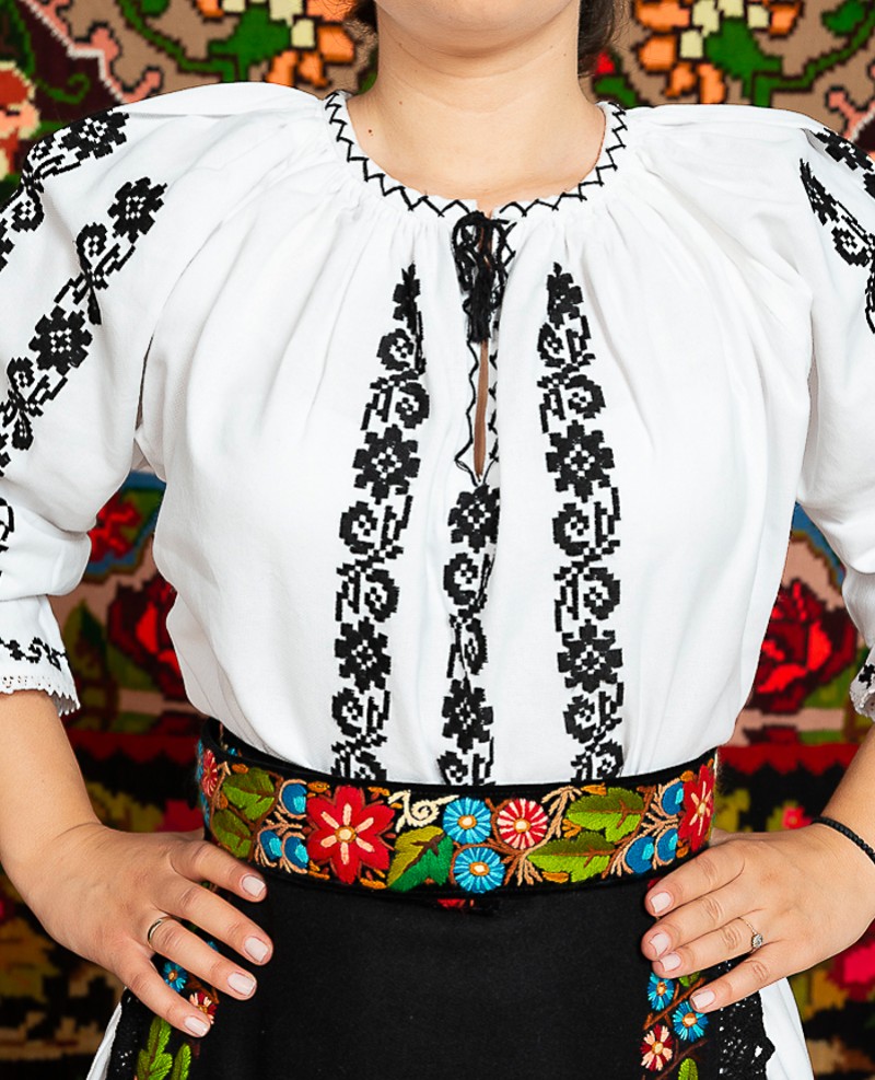 Costum popular femeie – Campia Transilvana