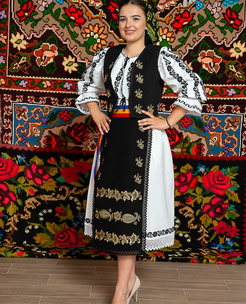 Costum popular femeie – Campia Transilvana