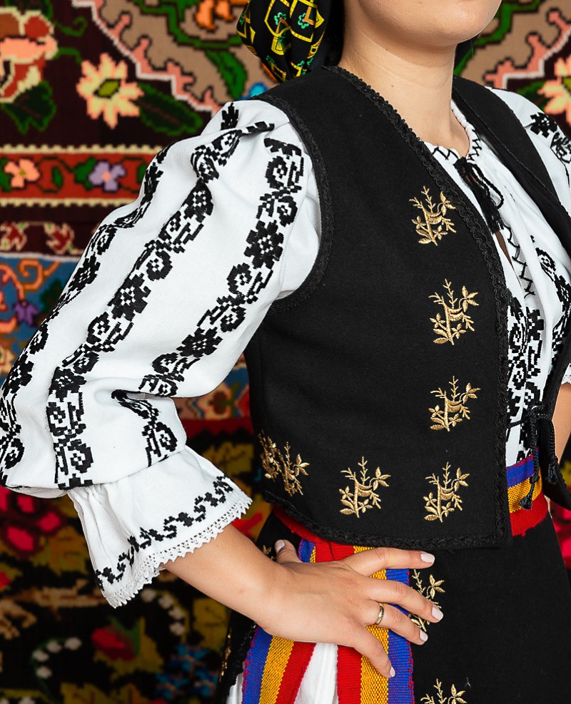 Costum popular femeie – Campia Transilvana